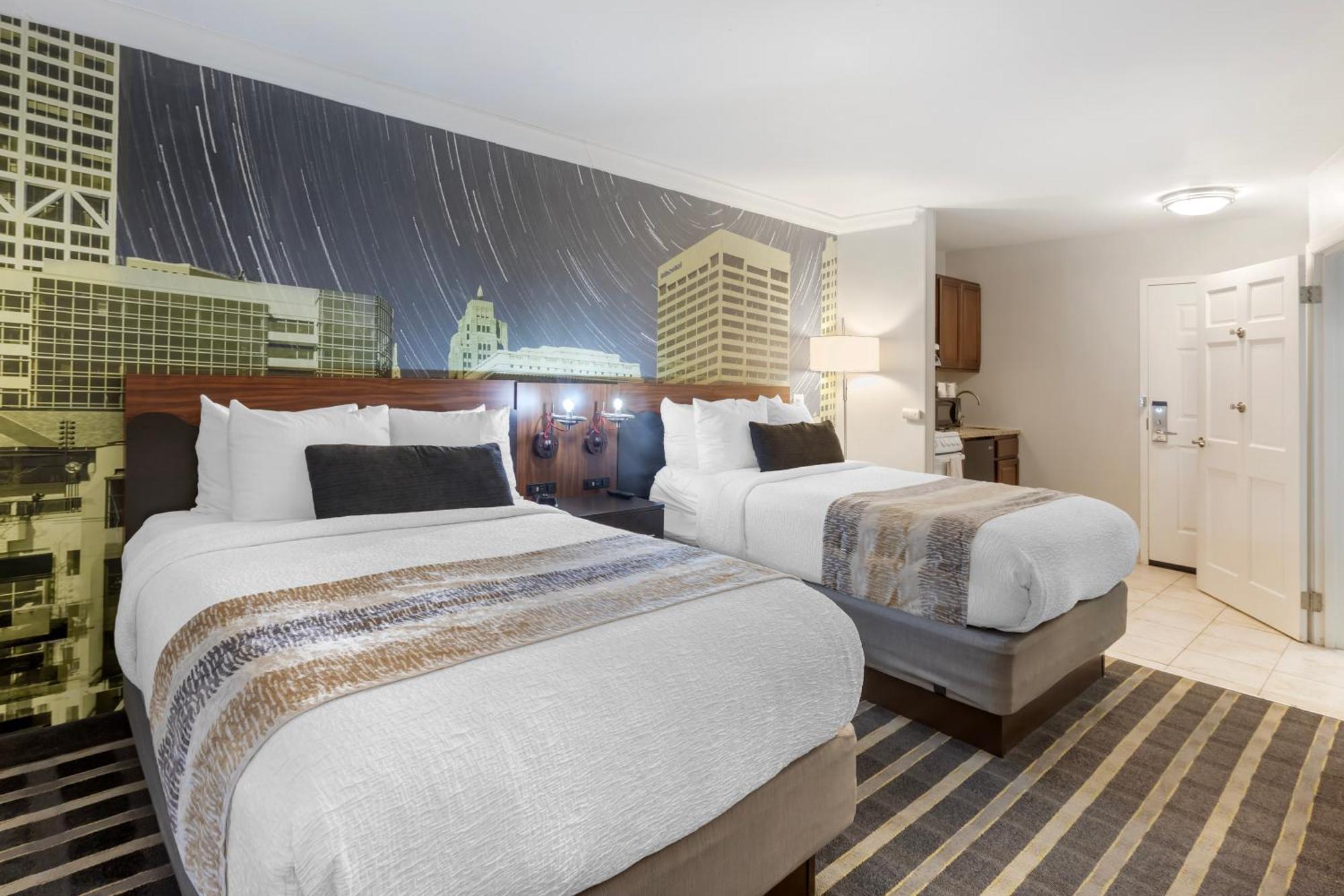 Best Western Plus Milwaukee West Exterior photo